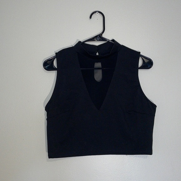 Black Cropped Mesh V-Neck Top - Picture 3 of 9
